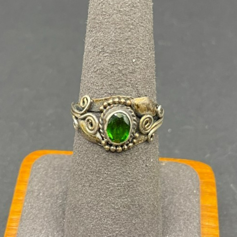 Vintage 925 Sterling Silver Chrome Diopside Green Ring Scroll Filigree Size 7